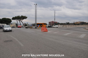 Napoli: marciapiedi inutilizzabili a via Manzoni