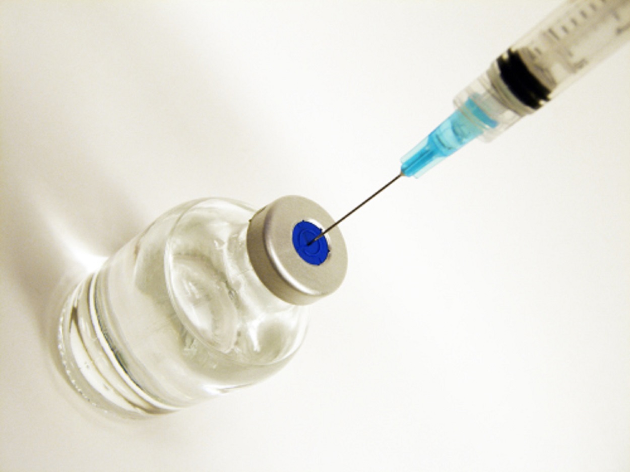 Vaccini, in Campania al via le adesioni per la fascia 60-69 anni