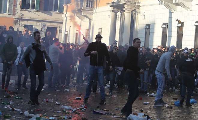 Tifosi Feyenoord devastano Roma, blogger Angelo Ferrillo: Vandali ubriaconi e buzzurri