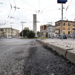 Papa a Napoli: Calata Capodichino asfaltata a metà