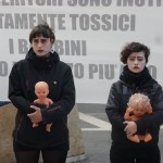 No agli inceneritori: donne a lutto a Napoli