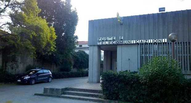 Capodrise, rapina alle poste. Banditi via con 20mila euro