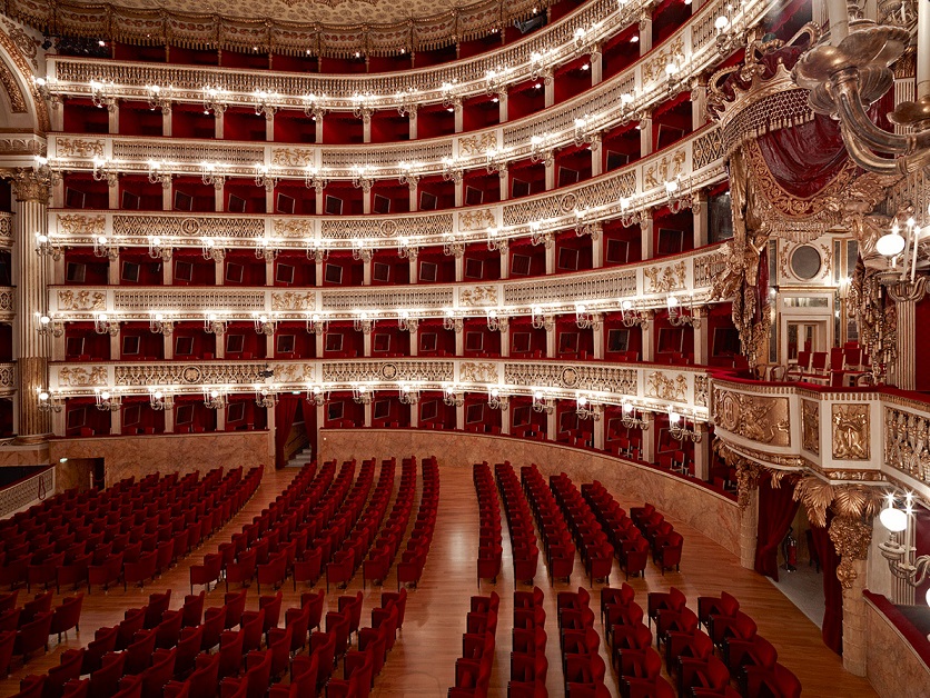 Teatro San Carlo, lo scempio dei lavori di ristrutturazione