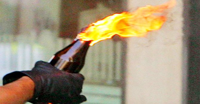 Arrestato un anziano a Mugnano: nascondeva bombe molotov a casa