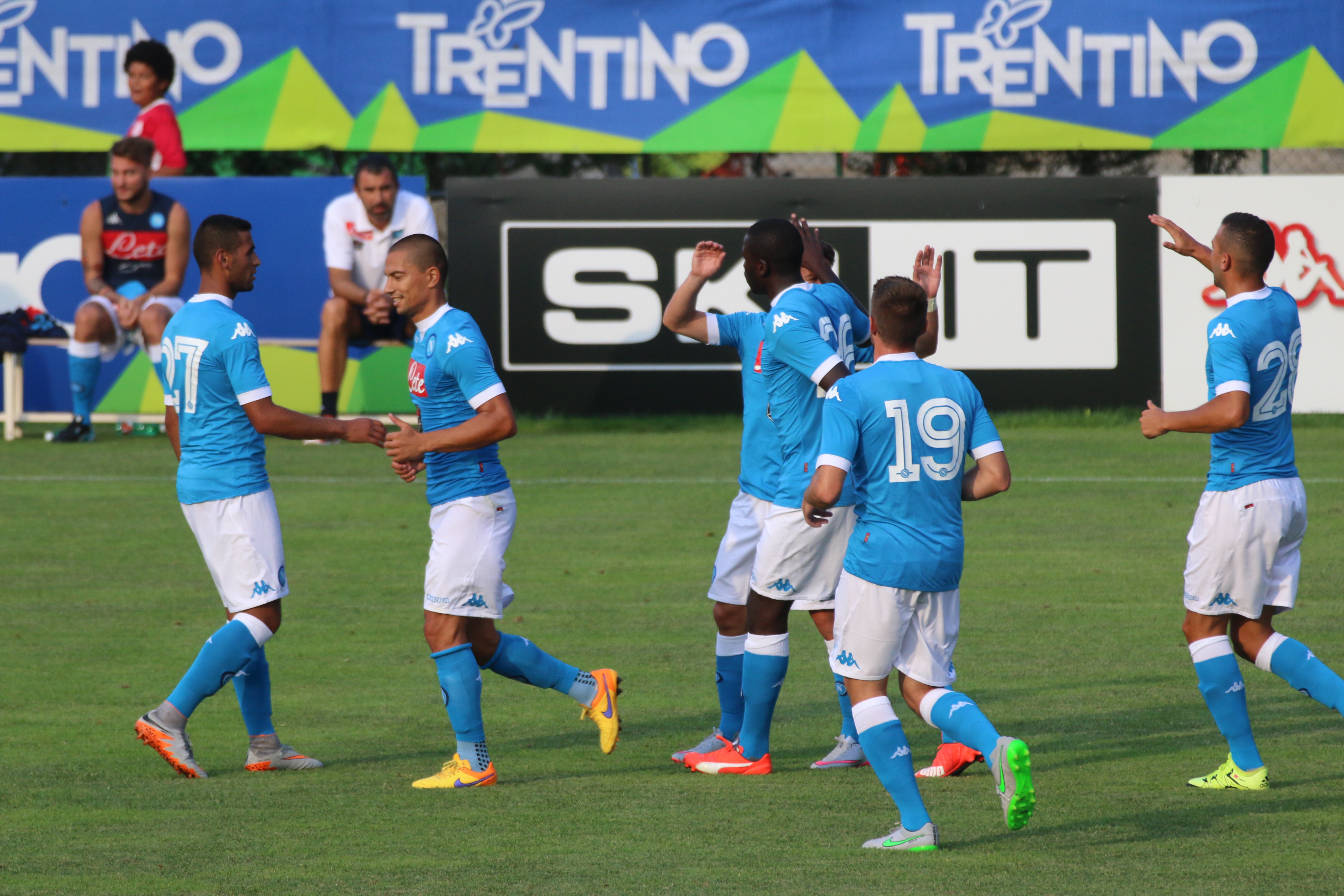 Mertens festeggiamenti Napoli partita Dimaro Anaune