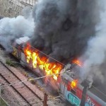 Incendio in Cumana: treno distrutto dalle fiamme (VIDEO e FOTO)