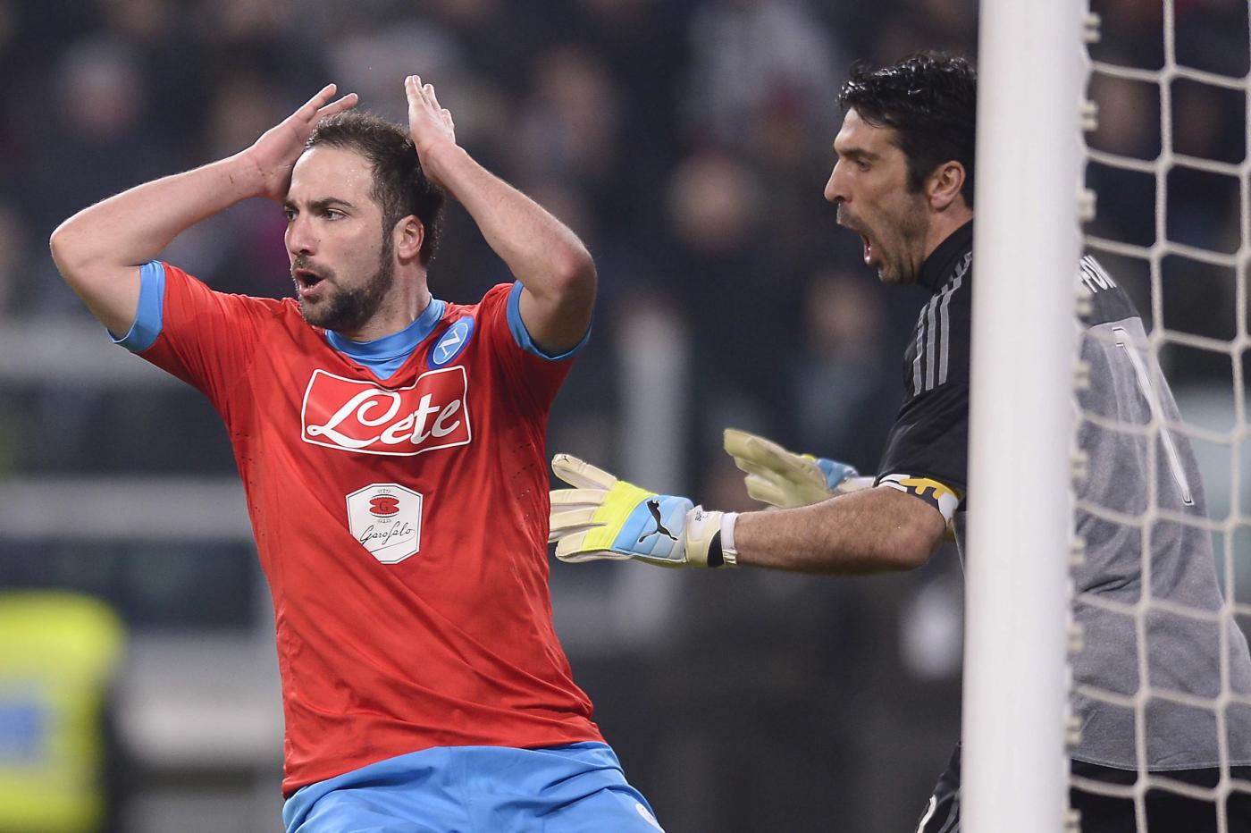 Zaza affonda il Napoli, azzurri superati in vetta dalla Juventus