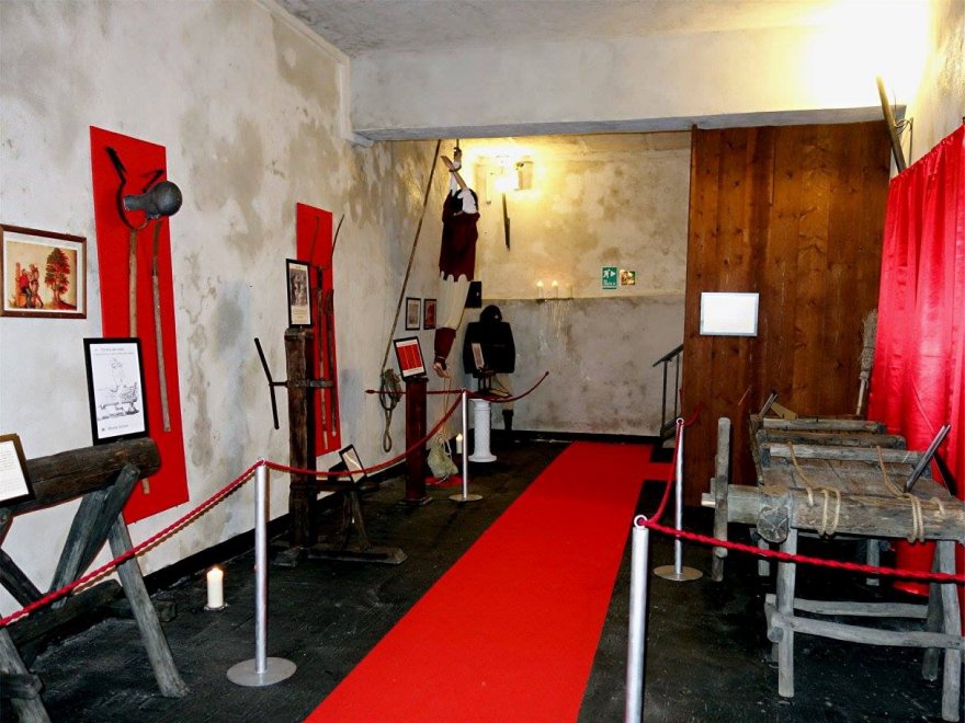 Il Museo delle torture apre a Napoli, nel centro storico della città
