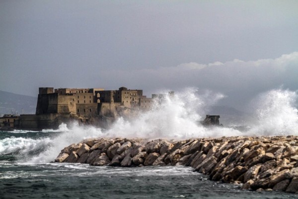 Allerta Meteo In Campania Per Vento E Mare Agitato Fino A Domani