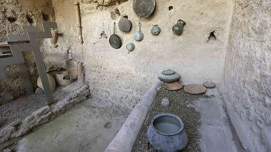 Scavi di Pompei: ricostruiti gli arredi di due Domus Pompeiane