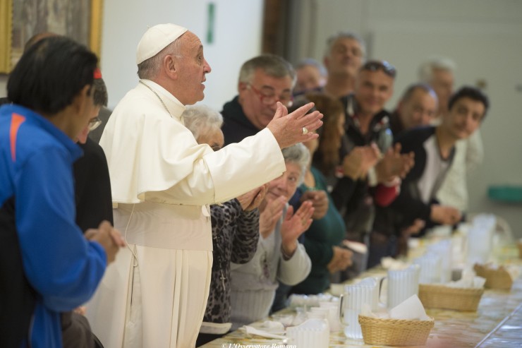 Madre Teresa: pizza e sfoglietelle per 1500 poveri