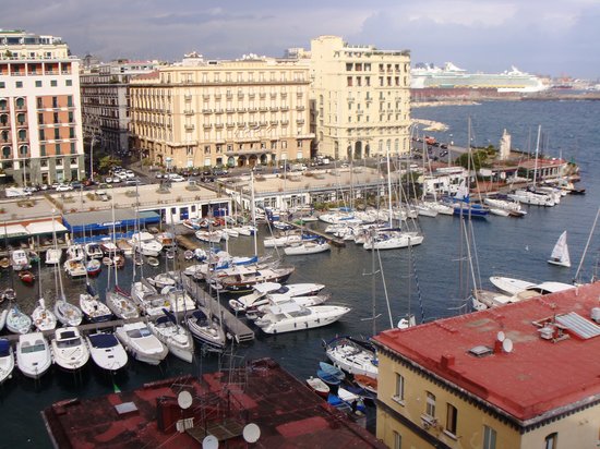 Canottieri Napoli celebra la giornata dell'orgoglio giallorosso
