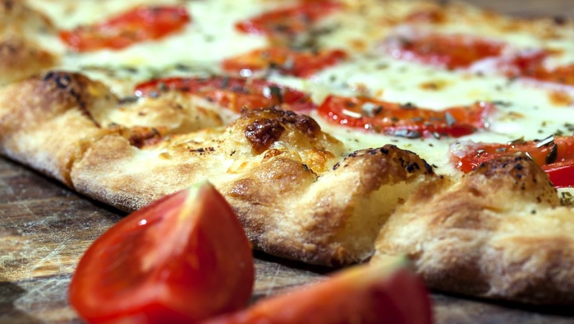 Tutto pronto per il Pizza Village a Napoli: dal 16 giugno food, concerti e dibattiti