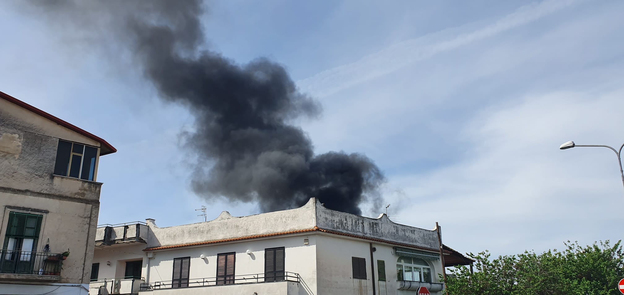 Ottaviano, esplosione in una fabbrica di plastica (VIDEO)