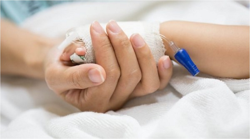 Napoli, mamma di un bimbo gravemente malato: sospese cure salvavita a mio figlio