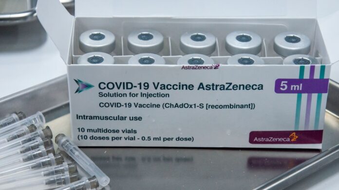 Astrazeneca flop a Napoli: 335 vaccini su 3.850 convocati