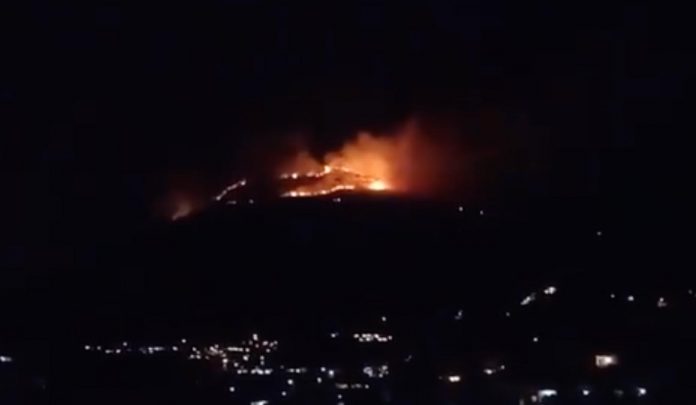 Incendi, fiamme a Forio d'Ischia: danni a casali e cabine elettriche