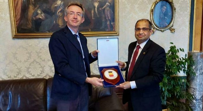 Manfredi incontra l'ambasciatore dello Sri Lanka a Napoli