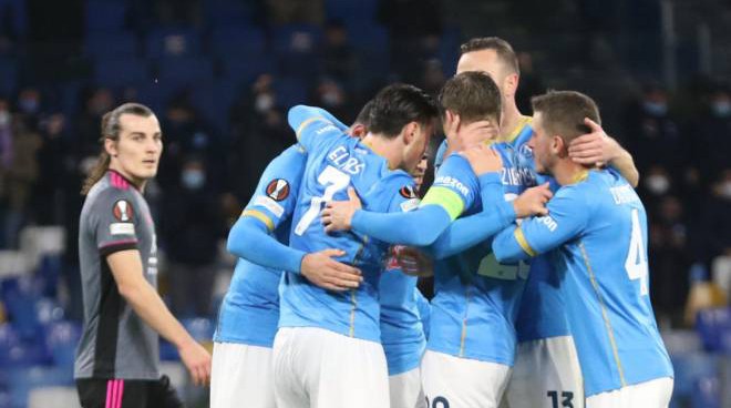 Europa League, Napoli-Leicester 3-2: azzurri ai play-off
