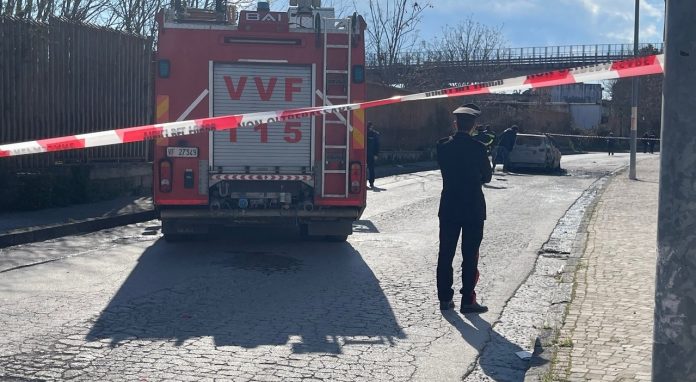 Grumo Nevano, auto esplode per fuga gas da bombola: morto carbonizzato il conducente