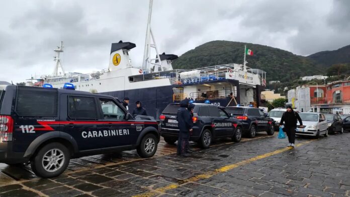 Operazione anti sciacallaggio a Ischia: arrestato 53enne
