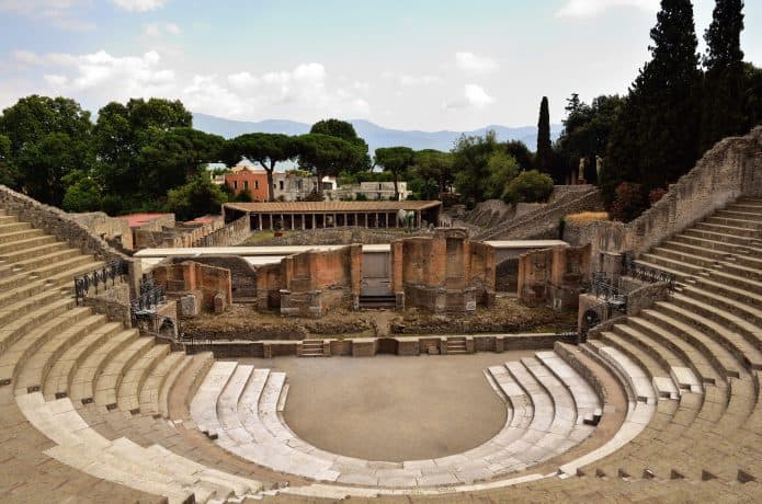 Pompei, stop al teatro d'estate: 