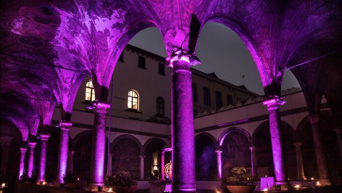 Al via la XV Edizione di Wine&Thecity 2023: serata di inaugurazione al Complesso Monumentale di Santa Maria La Nova tra capolavori d’arte, musica pop, eccellenze gastronomiche e vini del Sannio.