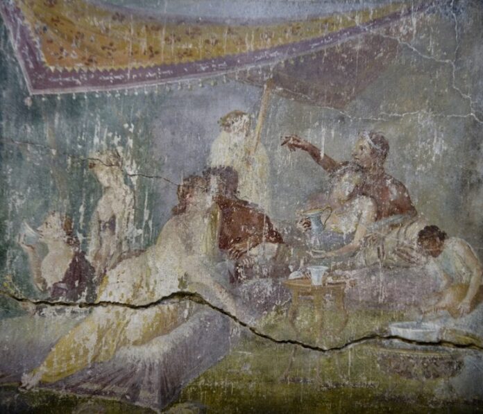 Pompei, la scoperta: dalla domus dei Casti Amanti emergono due nuovi scheletri