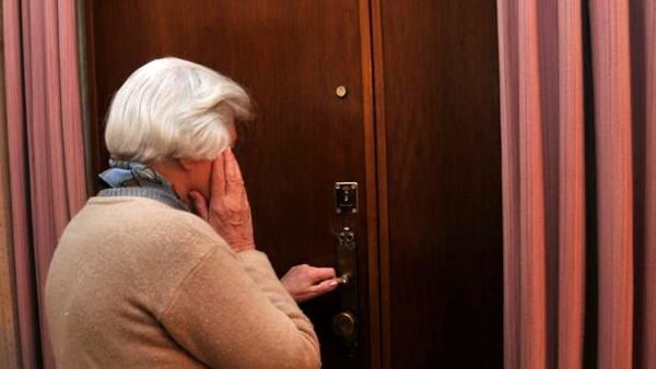 Vomero, truffano nonna di 101 anni: due arresti