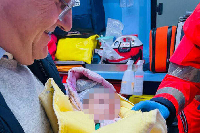 Una neonata è stata lasciata nella culla termica della chiesa di Bari: sta bene
