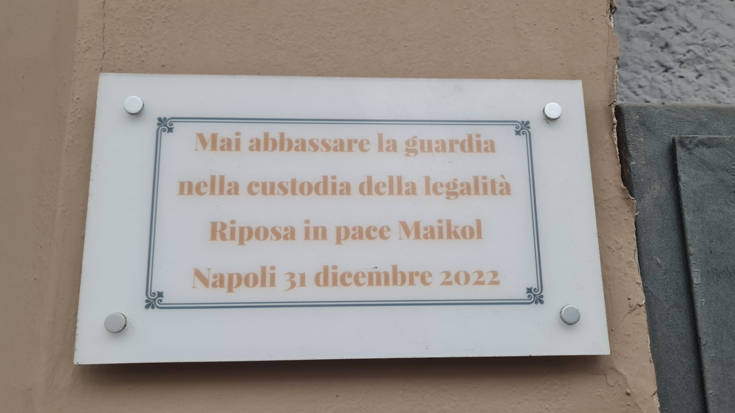 Il 31 dicembre, alle 11:30, in piazza Vincenzo Calenda, nello spazio antistante il teatro Trianon Viviani, si ricorderà Maikol Giuseppe Russo, vittima innocente di camorra
