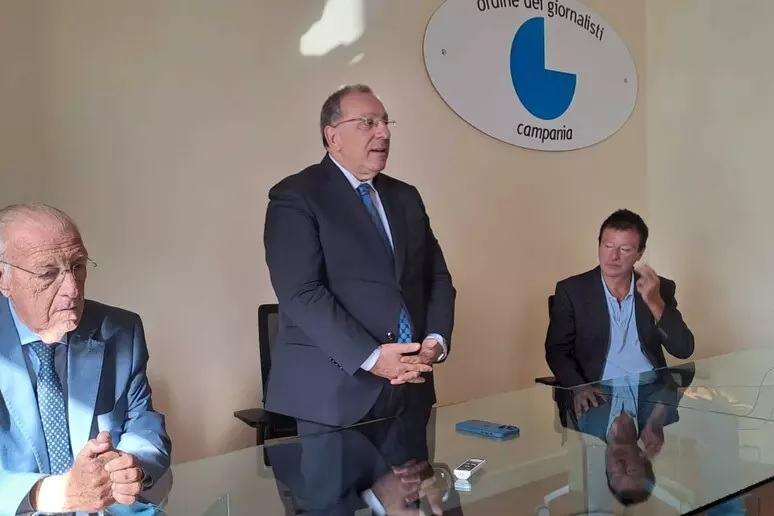 Prefetto di Napoli visita sede Odg Campania: "Tutelare dignità persone"