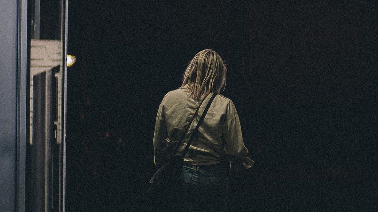 Ti accompagno a casa, un supporto contro le molestie alle donne che  tornano a casa di sera: presentata la proposta al Comune di Napoli | ROAD  TV ITALIA