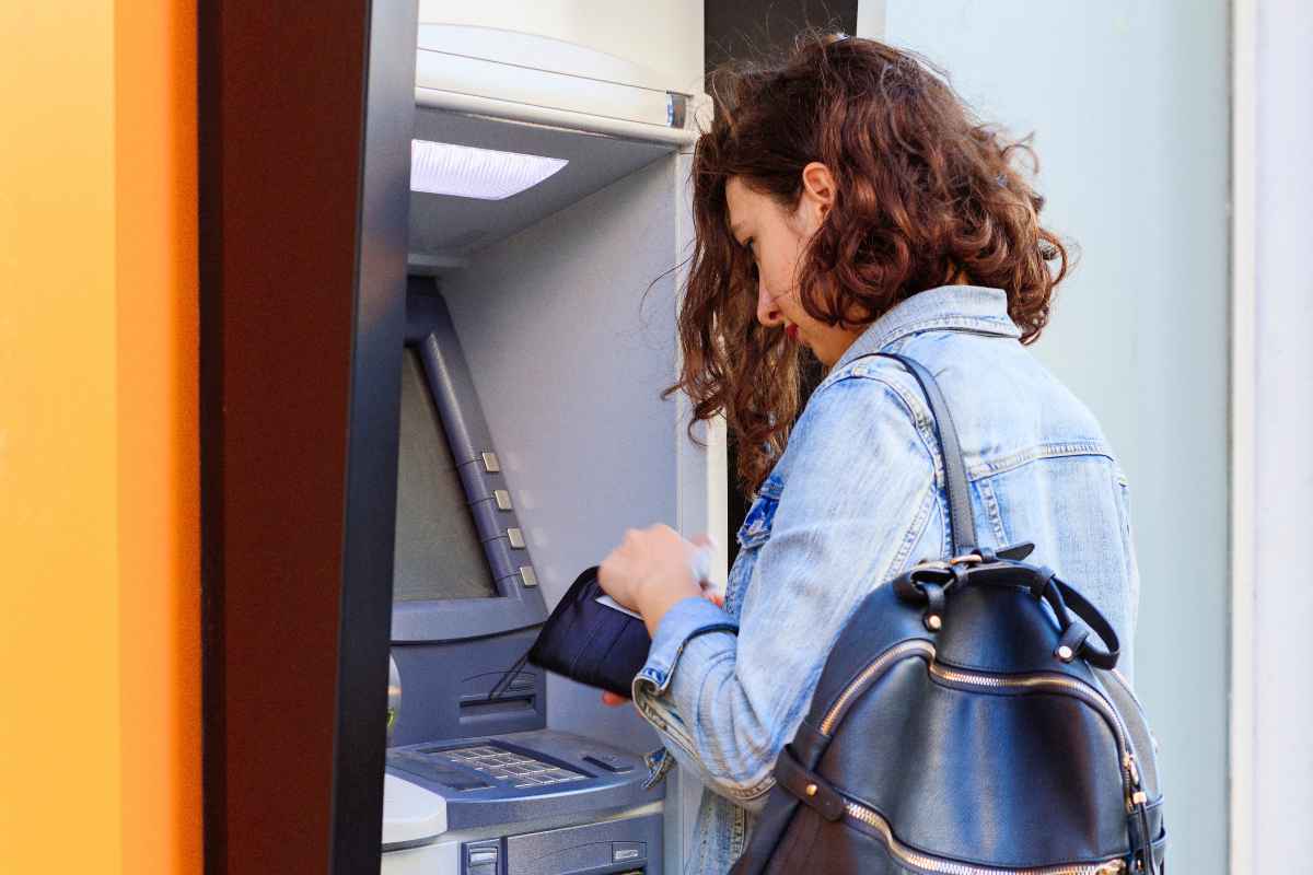 Questa direttiva ha come obiettivo principale quello di garantire un accesso equo e facilitato ai servizi digitali e tecnologici per le persone con disabilità.