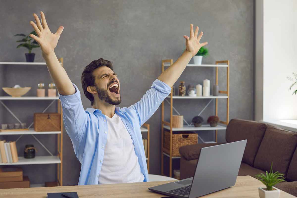 stipendio pieno e 24 mesi a casa