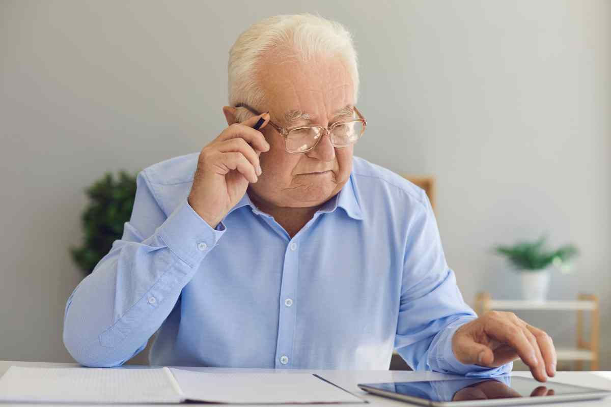 Stretta assurda sulle pensioni, con i nuovi dazi si rischia lo stop ai pagamenti per 3 mesi