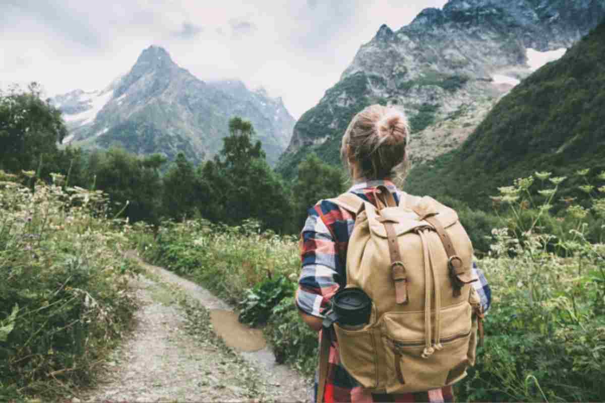 Con i suoi 900 gradini, questa escursione non è solo un semplice trekking, ma un viaggio affascinante che offre panorami mozzafiato