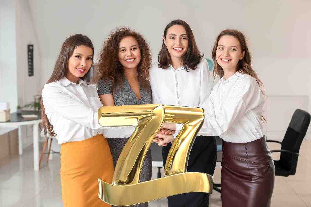 Anziana sembra giovane foto