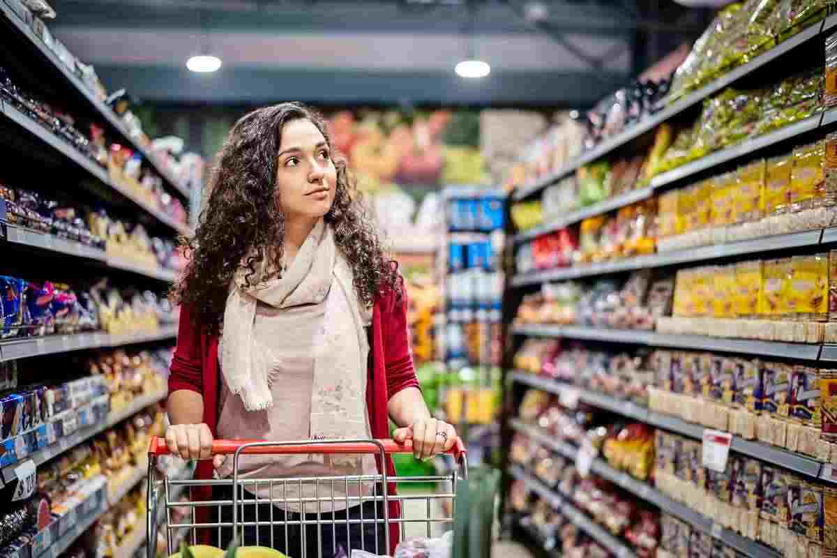 Spendi troppo al supermercato? Ecco 5 dritte per risparmiare
