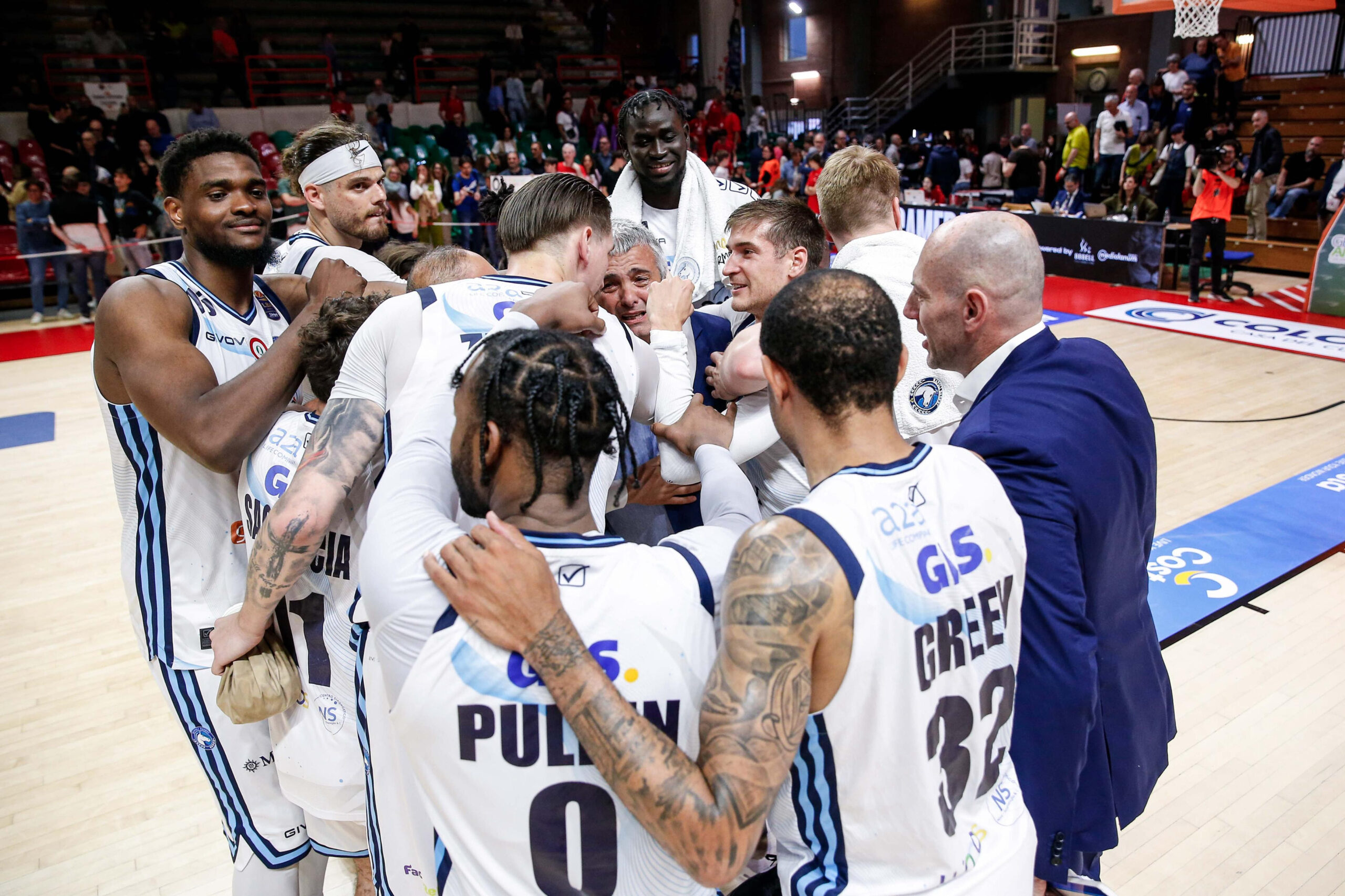 Basket, Napoli è salva: gli azzurri sbancano Tortona con il punteggio di 82-89
