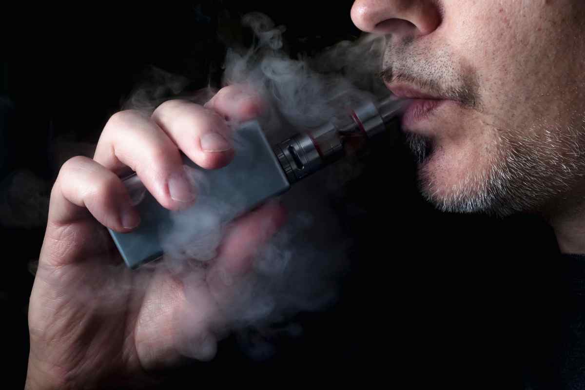 Le sigarette elettroniche usa e getta sono un disastro
