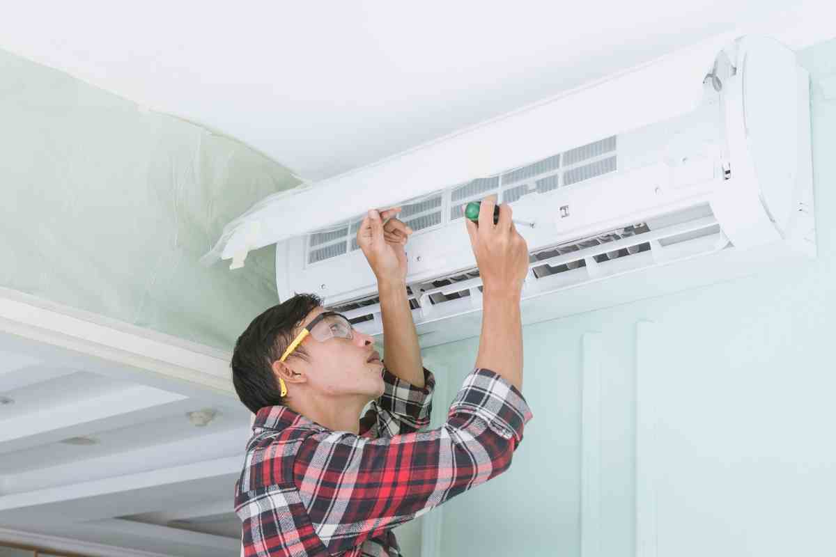 L'aria condizionata puzza anche dopo aver lavato i filtri, perché