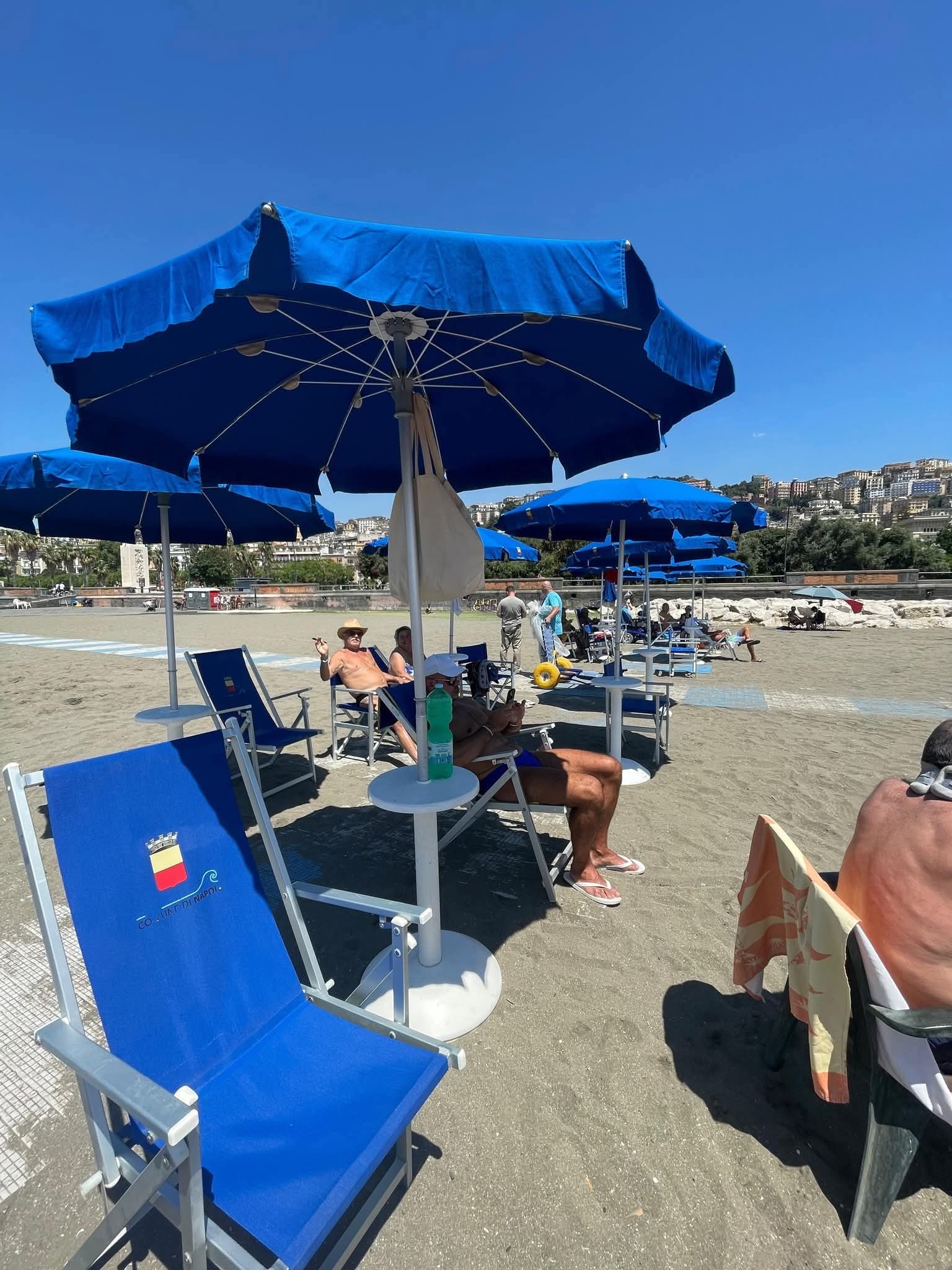 Spiaggia per tutti alla rotonda Diaz, sparite due sedie e gettata in riva la pedana per disabili. Ass. Trapanese: "Sono profondamente deluso"