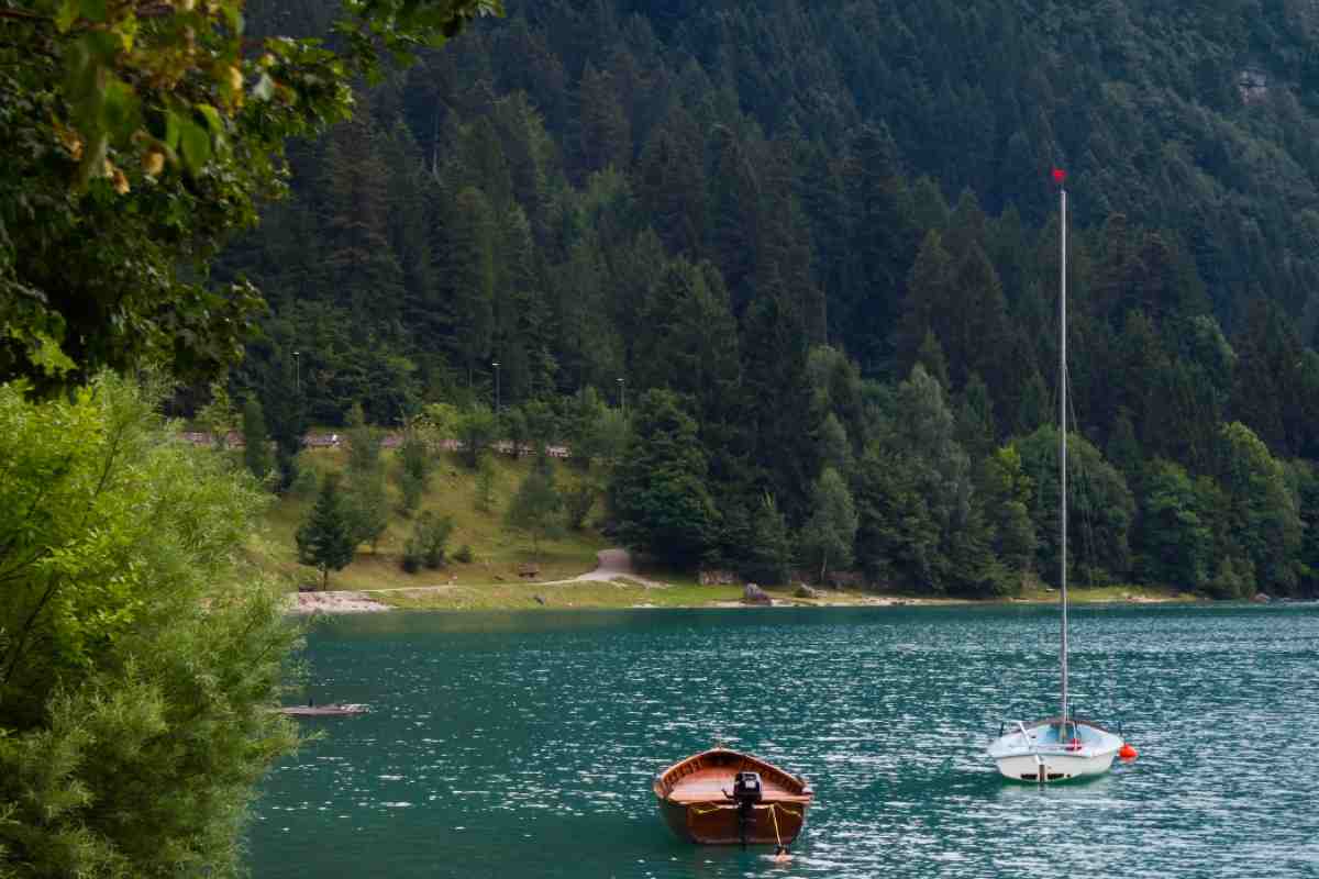 Lago di Molveno Lago di Molveno