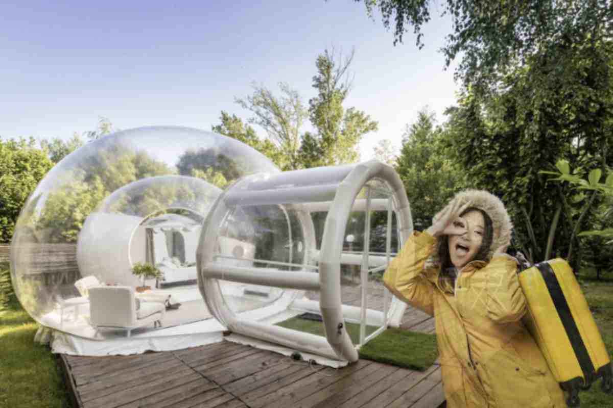 Dai boschi del Friuli Venezia Giulia alle coste dell'isola di Ischia, dormire in luoghi particolari si trasforma in un’esperienza unica che unisce natura