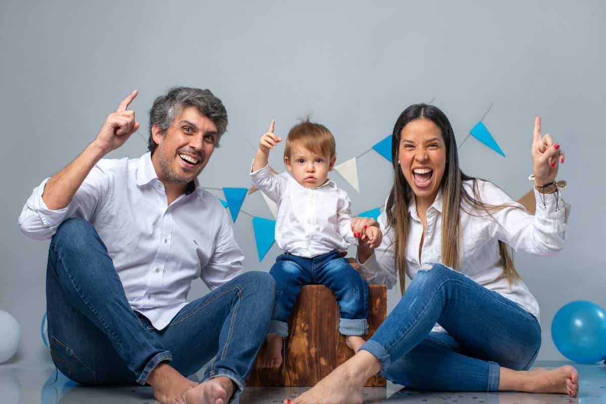 famiglia sorridente bonus famiglia da 1200 euro in una regione