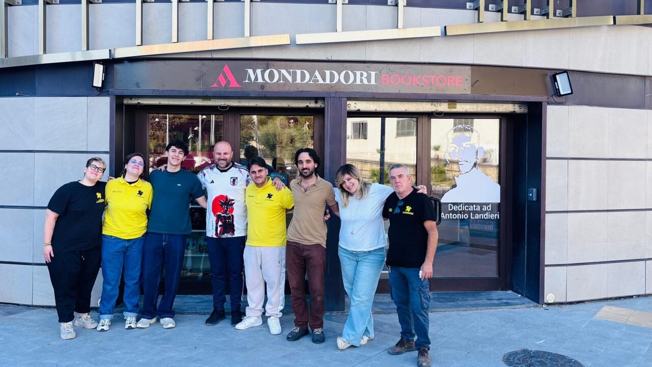 Scampia, apre il Mondadori Bookstore | La Scugnizzeria: la libreria dedicata ad Antonio Landieri